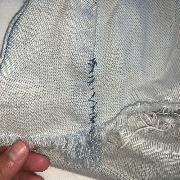 LEVI’s 501 high waist shorts, light wash - Picture 5 of 7